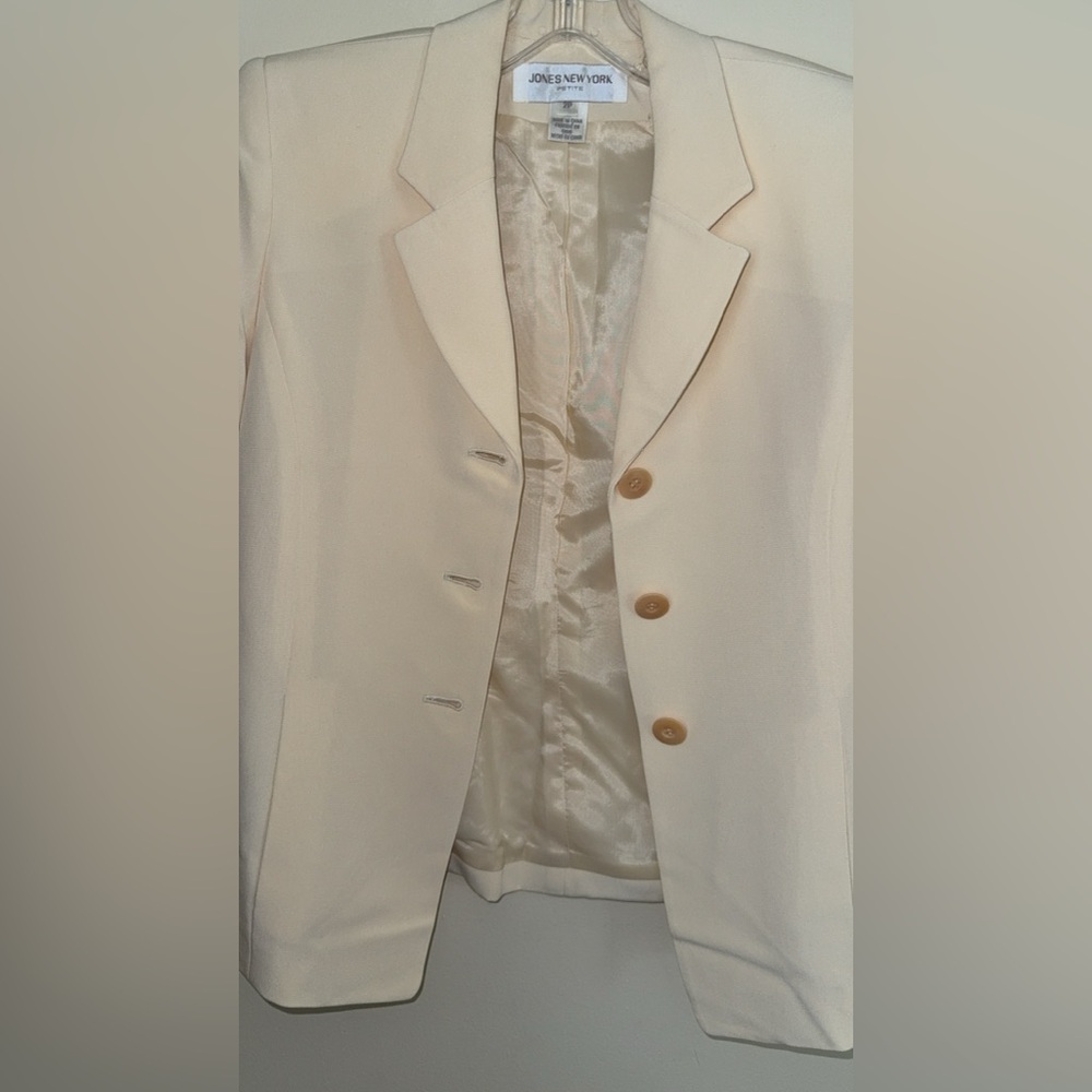 JONES NEW YORK Elegant Cream Blazer